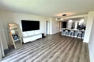 20379 W Country Club Dr, Aventura, FL 33180 - Photo 11