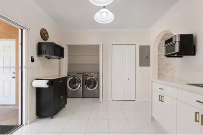 3539 W 76th St #6, Hialeah, FL 33018 - Photo 9