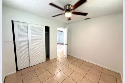 12096 Dolphin Dr, Palm Beach Gardens, FL 33410 - Photo 11