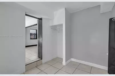 13625 NE 20th Pl, North Miami Beach, FL 33181 - Photo 17