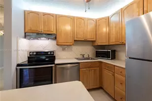 10789 W Clairmont Cir, Tamarac, FL 33321 - Photo 7