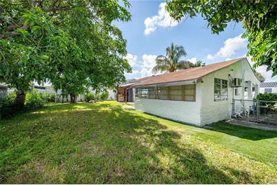 2371 NW 85th St, Miami, FL 33147 - Photo 19