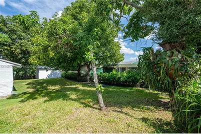 2371 NW 85th St, Miami, FL 33147 - Photo 15