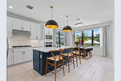 4482 Silverwood Ln S, Oakland Park, FL 33309 - Photo 5
