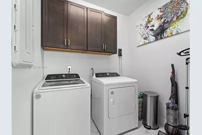 4482 Silverwood Ln S, Oakland Park, FL 33309 - Photo 19