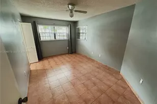 927 NE 199th St, Miami, FL 33179 - Photo 7