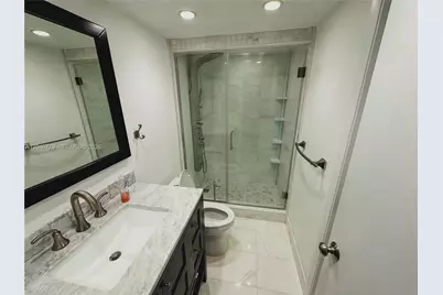 927 NE 199th St #101, Miami, FL 33179 - Photo 9