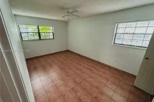 927 NE 199th St, Miami, FL 33179 - Photo 5