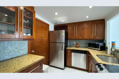 401 Ocean Dr #722, Miami Beach, FL 33139 - Photo 17