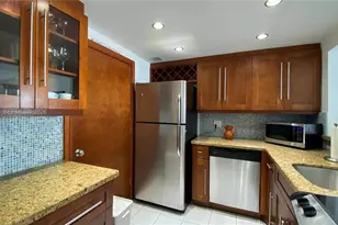 401 Ocean Dr, Miami Beach, FL 33139 - Photo 17