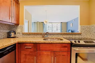 401 Ocean Dr, Miami Beach, FL 33139 - Photo 3