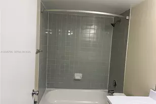 915 NW 1st Ave, Miami, FL 33136 - Photo 5