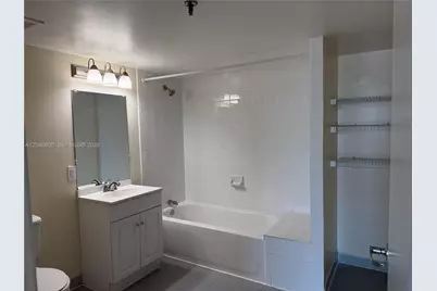 915 NW 1st Ave #H2707, Miami, FL 33136 - Photo 9