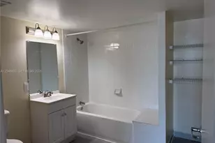 915 NW 1st Ave, Miami, FL 33136 - Photo 9