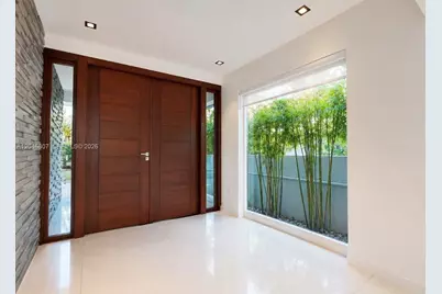 260 S Coconut Ln, Miami Beach, FL 33139 - Photo 9