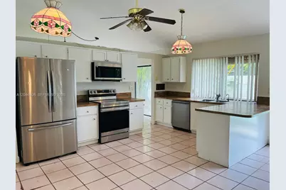 925 NE 207th Ter #0, Miami, FL 33179 - Photo 7