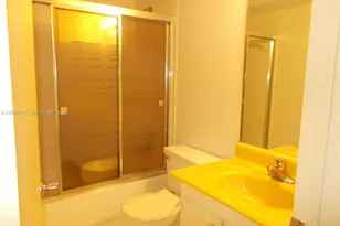 13450 SW 3rd St, Pembroke Pines, FL 33027 - Photo 11