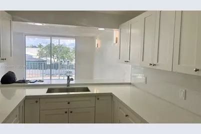 488 NW 165th St Rd #B-309, Miami, FL 33169 - Photo 3
