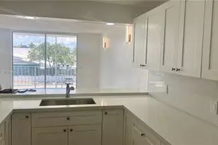 488 NW 165th St Rd, Miami, FL 33169 - Photo 3