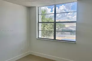 488 NW 165th St Rd, Miami, FL 33169 - Photo 7