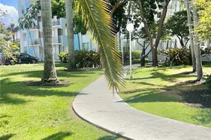 488 NW 165th St Rd, Miami, FL 33169 - Photo 17