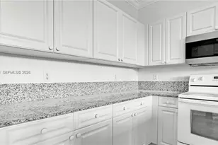 10863 NW 85th St, Doral, FL 33178 - Photo 13