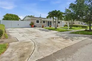 10451 SW 201st Terrace, Cutler Bay, FL 33189 - Photo 3