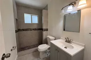 2540 NE 181st St, North Miami Beach, FL 33160 - Photo 9