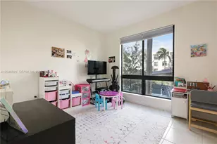 4636 NW 84th Ave, Doral, FL 33166 - Photo 9