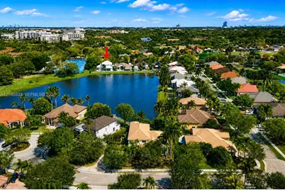 3683 W Lakes Estates Dr, Davie, FL 33328 - Photo 3