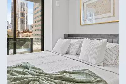 121 NE 5th St #504, Miami, FL 33132 - Photo 5