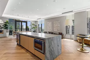 121 NE 5th St, Miami, FL 33132 - Photo 35