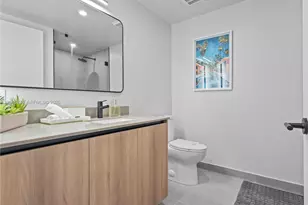 121 NE 5th St, Miami, FL 33132 - Photo 43