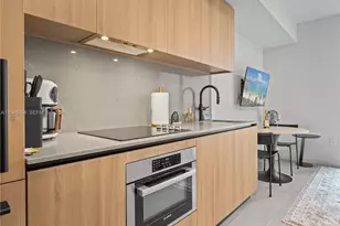 121 NE 5th St, Miami, FL 33132 - Photo 37