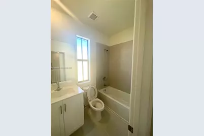 3338 W 112th St, Hialeah, FL 33018 - Photo 35
