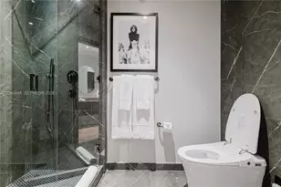 20 NE 11th St, Miami, FL 33132 - Photo 7