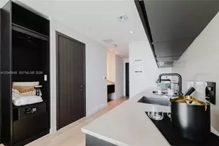 20 NE 11th St, Miami, FL 33132 - Photo 11