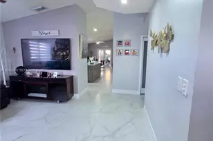 2727 W 70th St, Hialeah, FL 33016 - Photo 3