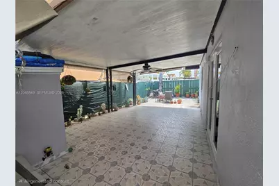 2727 W 70th St, Hialeah, FL 33016 - Photo 19