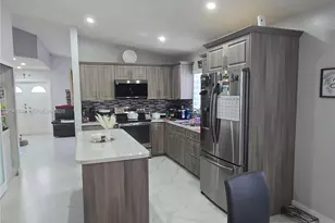 2727 W 70th St, Hialeah, FL 33016 - Photo 7