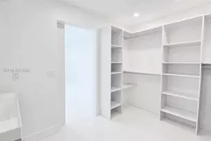 9682 Fontainebleau Blvd, Miami, FL 33172 - Photo 19
