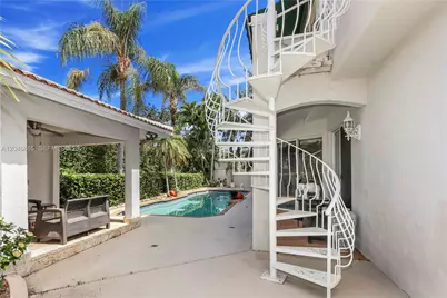 16048 NW 82nd Pl, Miami Lakes, FL 33016 - Photo 13
