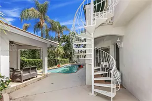 16048 NW 82nd Pl, Miami Lakes, FL 33016 - Photo 13