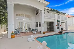16048 NW 82nd Pl, Miami Lakes, FL 33016 - Photo 11