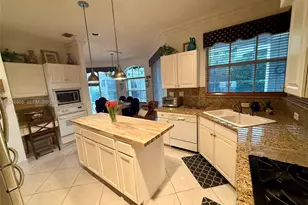16048 NW 82nd Pl, Miami Lakes, FL 33016 - Photo 35