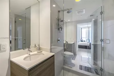 121 NE 34th St #2706, Miami, FL 33137 - Photo 15