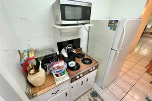 8132 Harding Ave, Miami Beach, FL 33141 - Photo 9
