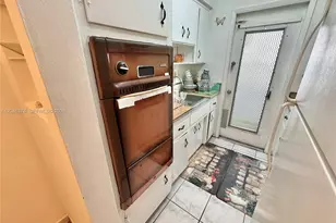 8132 Harding Ave, Miami Beach, FL 33141 - Photo 7