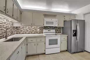 1000 NE 14th Ave, Hallandale Beach, FL 33009 - Photo 3