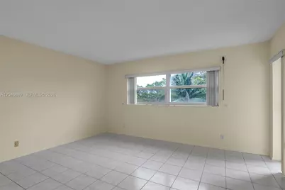 1000 NE 14th Ave #503, Hallandale Beach, FL 33009 - Photo 5
